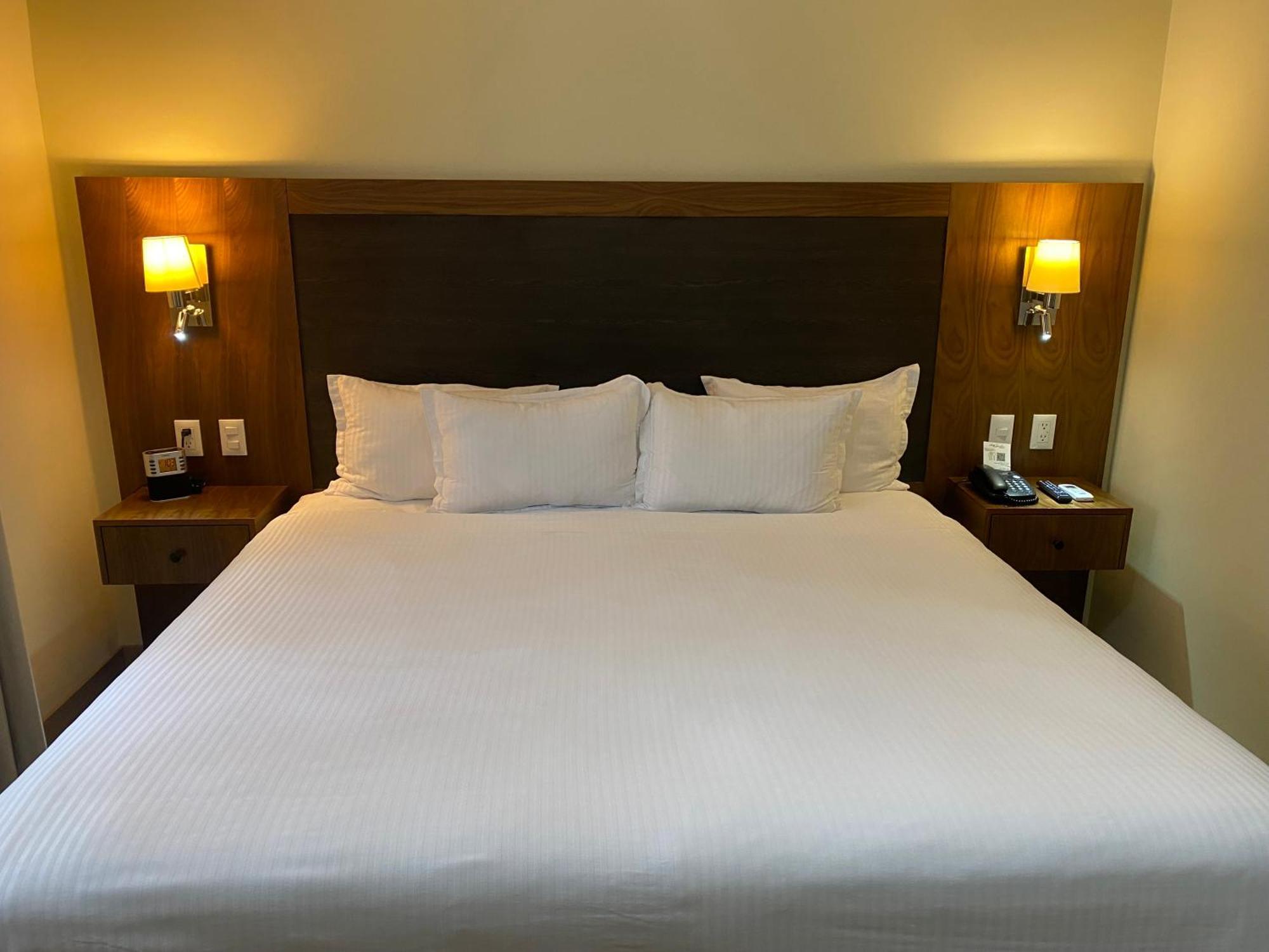 King Suite,1214899621:JPEG